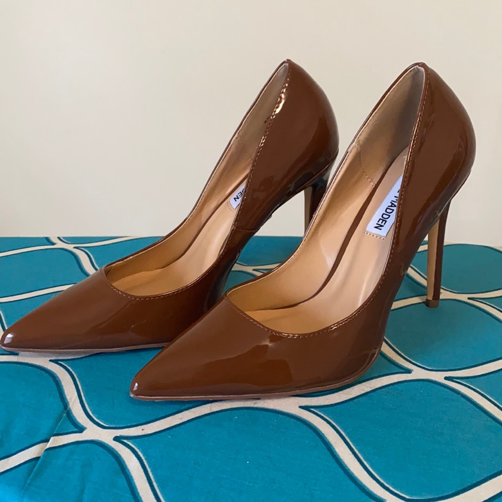 Brand new brown heels. Steve Madden.